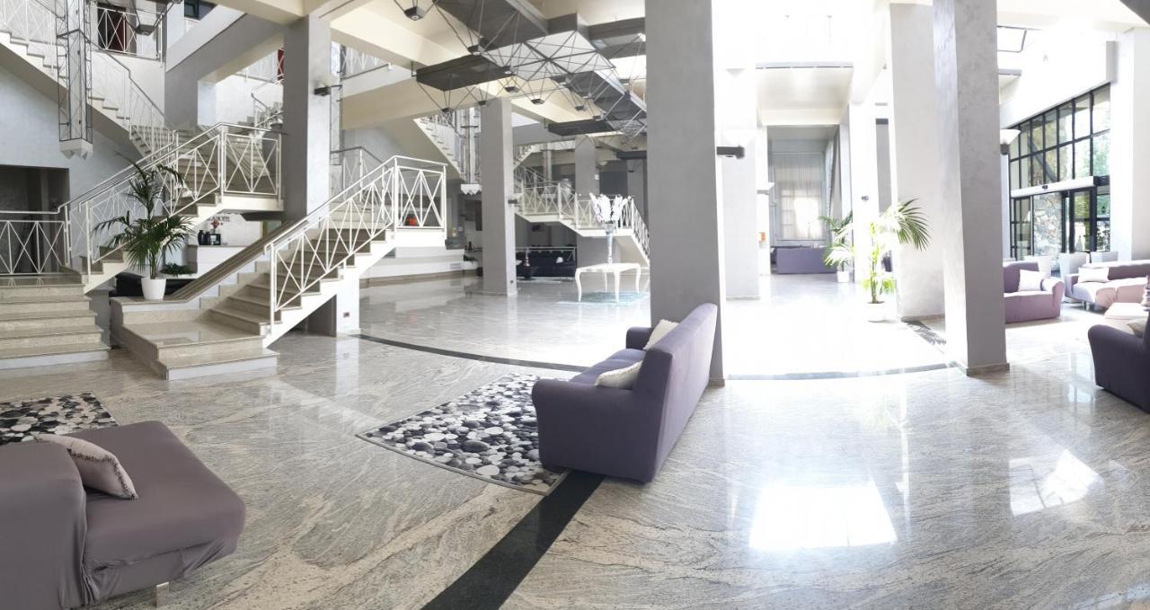 Palahotel Vallenoce Decollatura Exteriör bild