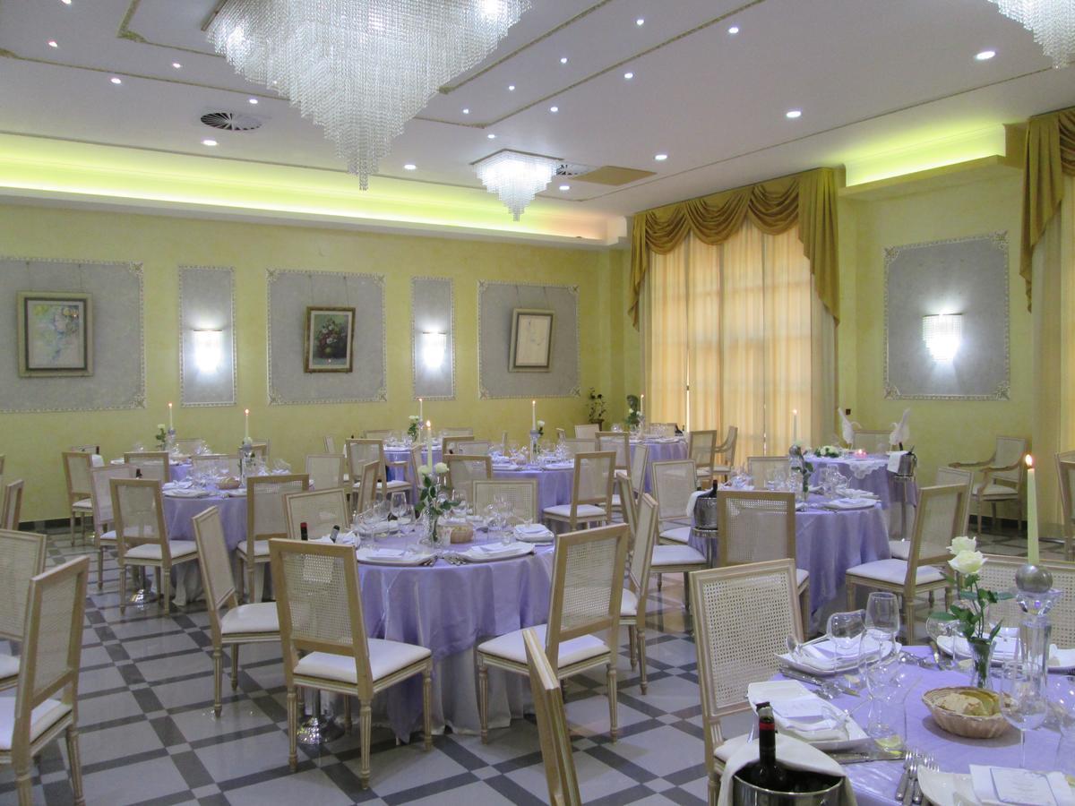 Palahotel Vallenoce Decollatura Exteriör bild